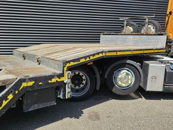 Scania R410 6x2 + NOOTEBOOM TIEFLADER